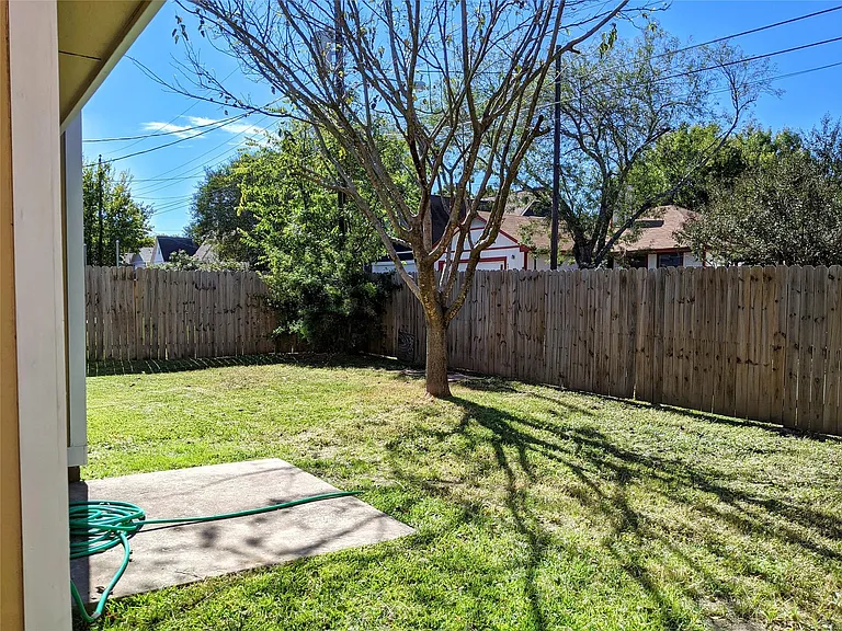 1702 Southwestern Trl — Photo 12