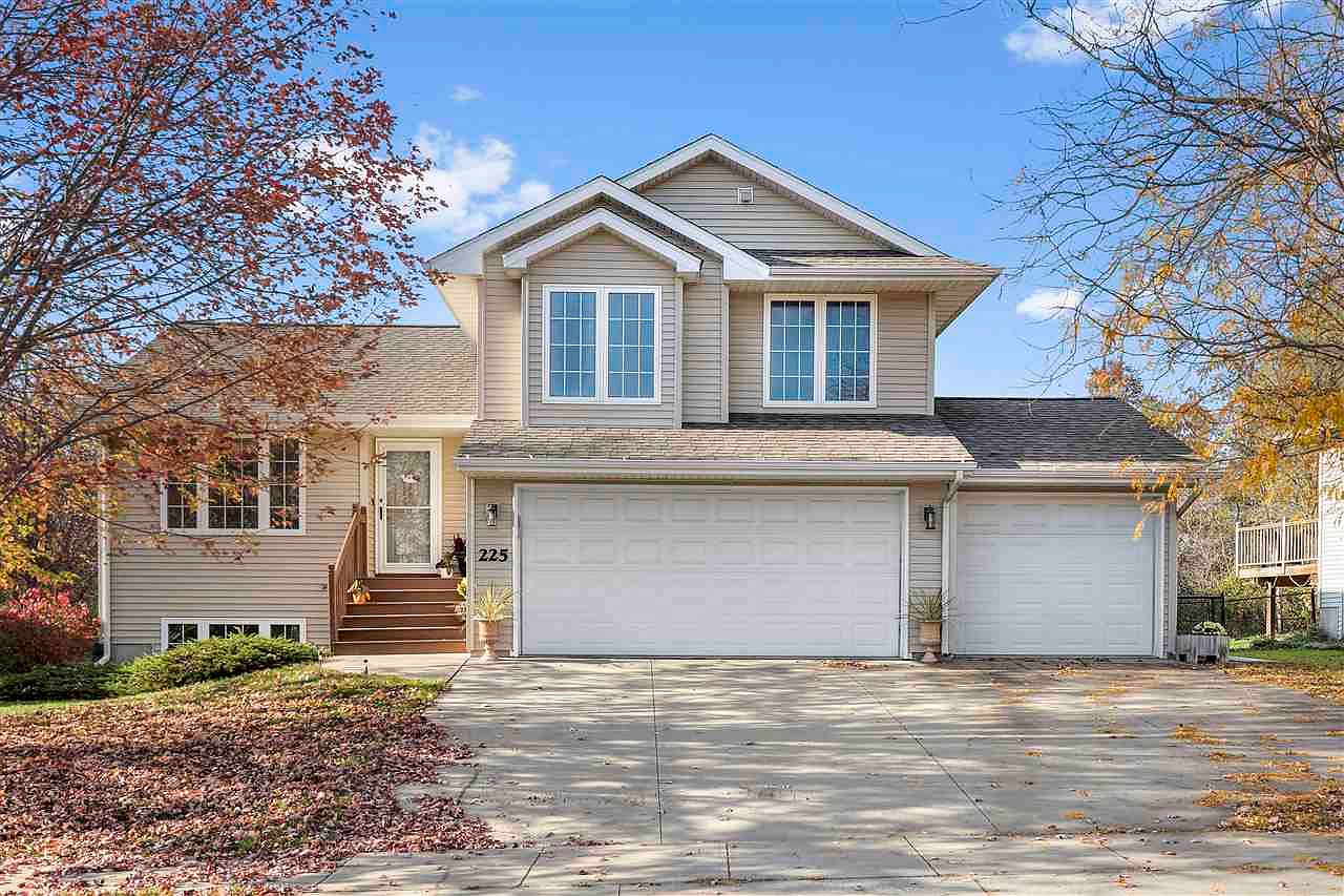 225 Whitman Ave, North Liberty, IA 52317 MLS 202400134 Zillow
