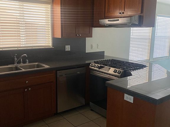 4th image of 106 Treadway Ct
