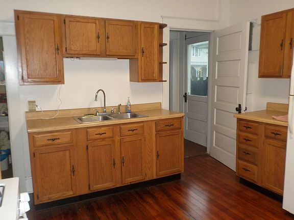 2nd image of 396 Forest Ave