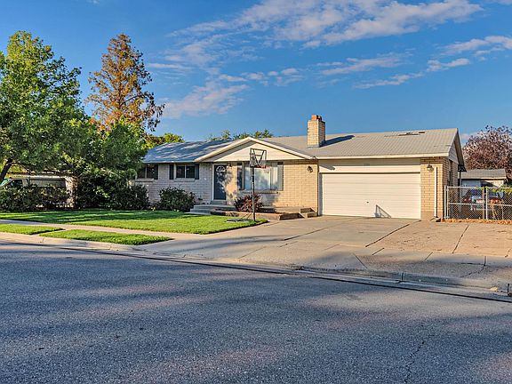 4th image of 3246 W Royalwood Dr