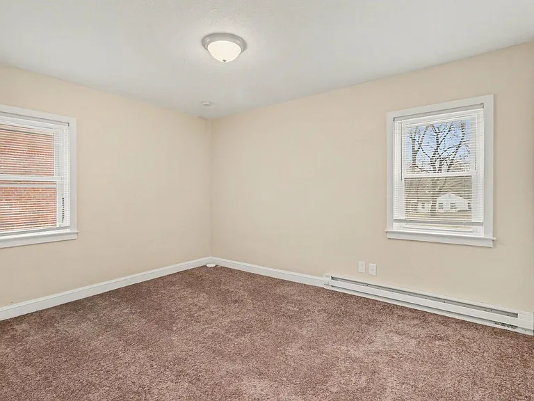 104 N Madison St — Photo 6