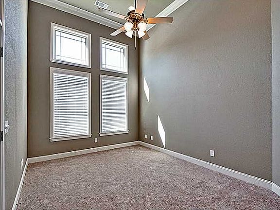 3rd image of 5704 S 60th Pl