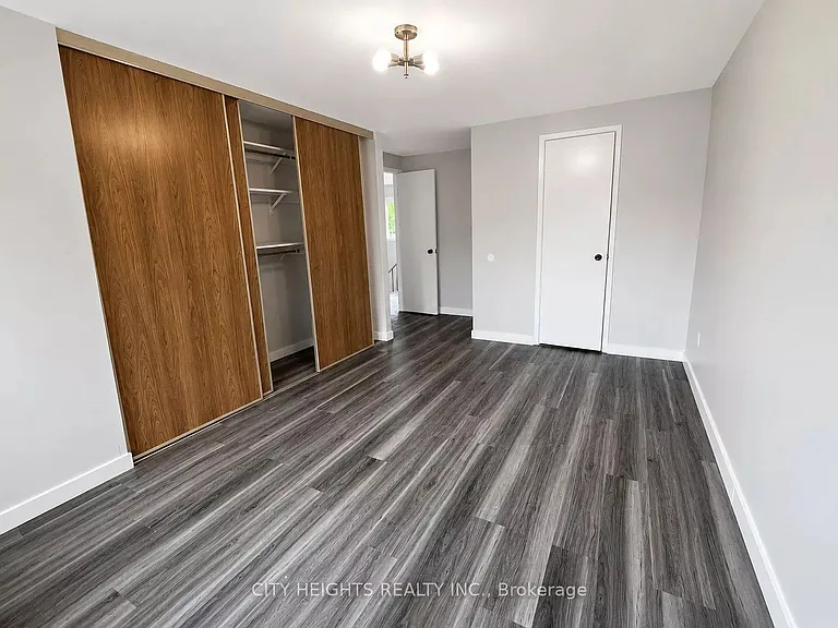 164 Daniels Cres — Photo 12