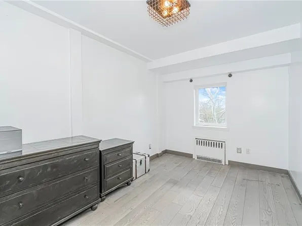 4766 Bedford Avenue image 15 of 29