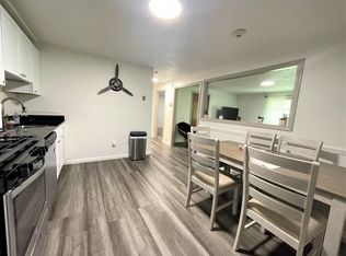 4 Dodge Rd APT B10, Rowley, MA 01969