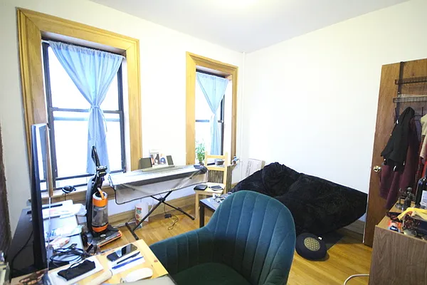 Rented by Compass | media 22