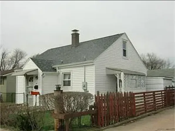 209 Taylor St, Muscatine, IA 52761