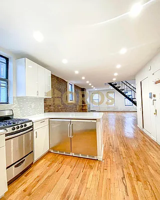 Rented by City Connections Realty | media 16