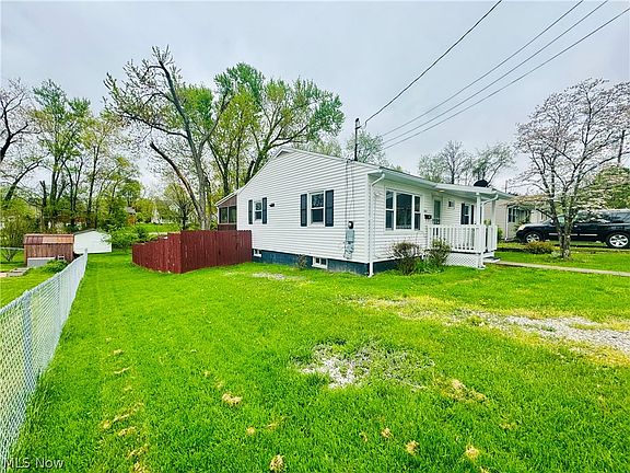 4th image of 2414 Cherry Ave