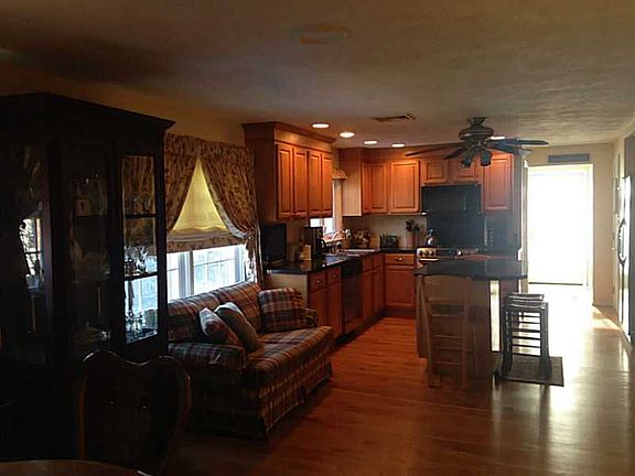 5th image of 2 Briarwood Dr