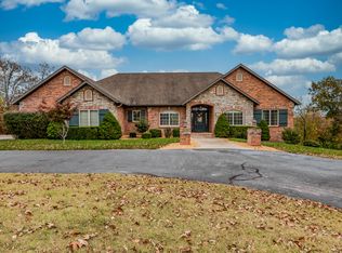633 Meadow Ln, Branson, MO 65616