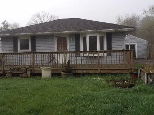 211 Creekview Dr, Battle Creek, MI 49037