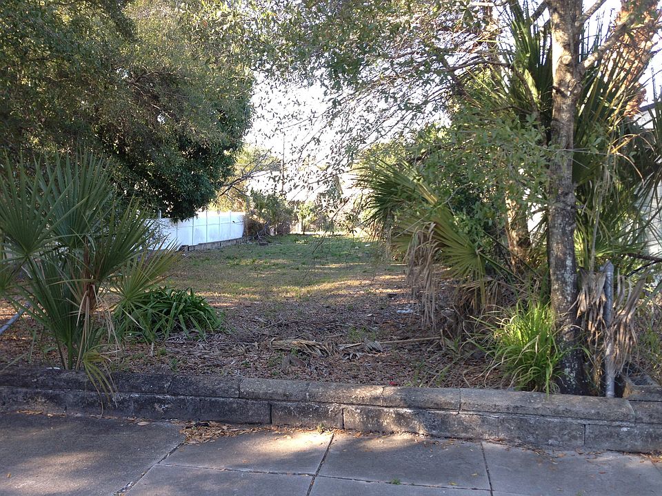 1st image of 105 W Frances Ave