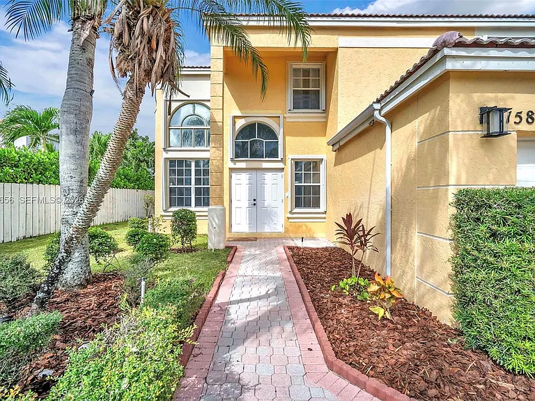 15891 NW 15th Ct — Photo 3