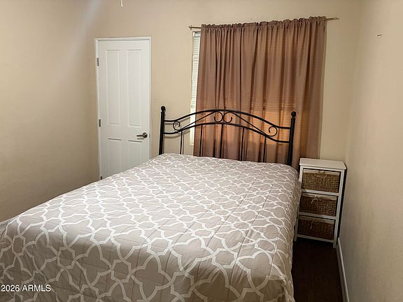 5th image of 2854 N GREENFIELD Road