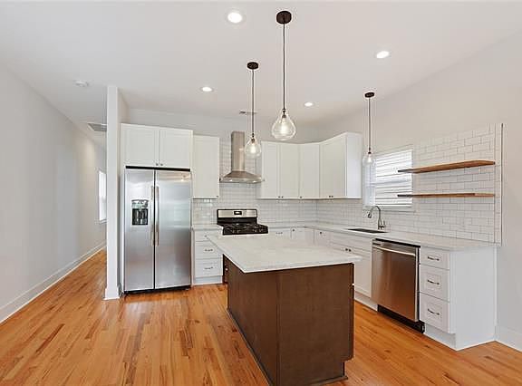 4th image of 3410 Bruxelles St