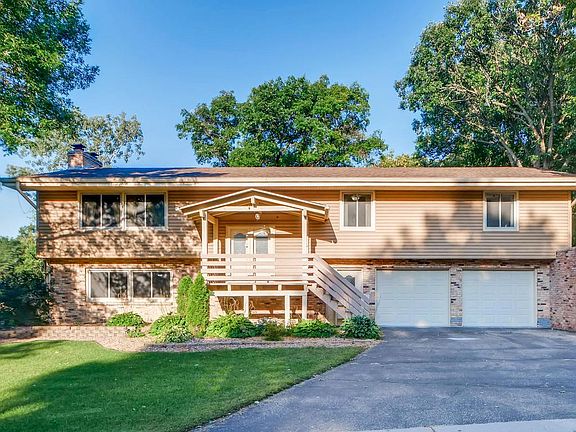 3rd image of 13716 Summit Ln