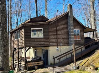 202 Middle Ridge Ln, Waverly, WV 26184