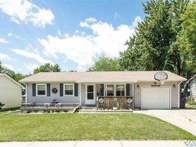 321 N Holiday Ave, Sioux Falls, SD, 57103