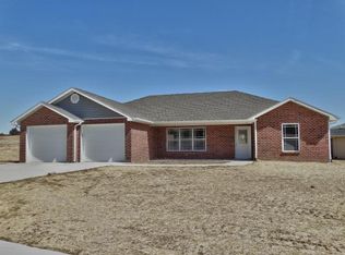 280 Davis Dr, Holts Summit, MO 65043