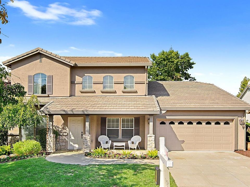 1st image of 608 Camelot Dr