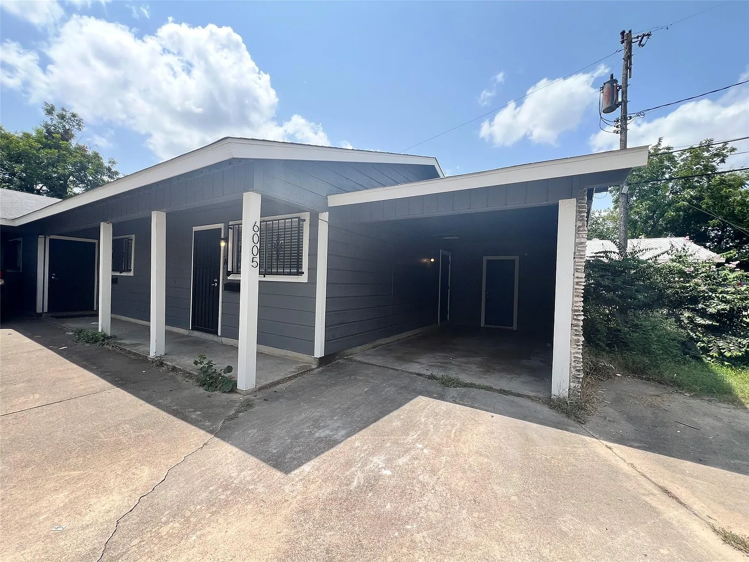 2 bed, 1.0 bath, 1560 sqft, $1,395 — Photo 1