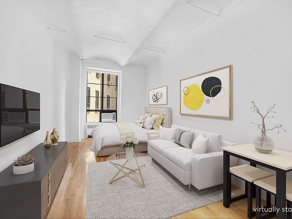 1st image of 720 Greenwich St APT 3L