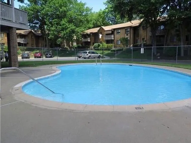 5 Riverview Dr #5 — Photo 2