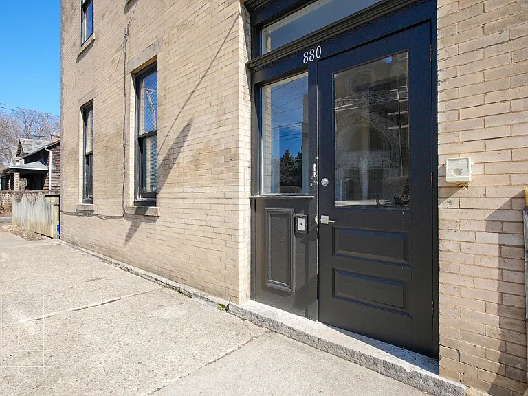 880 Hamlet St. — Photo 23