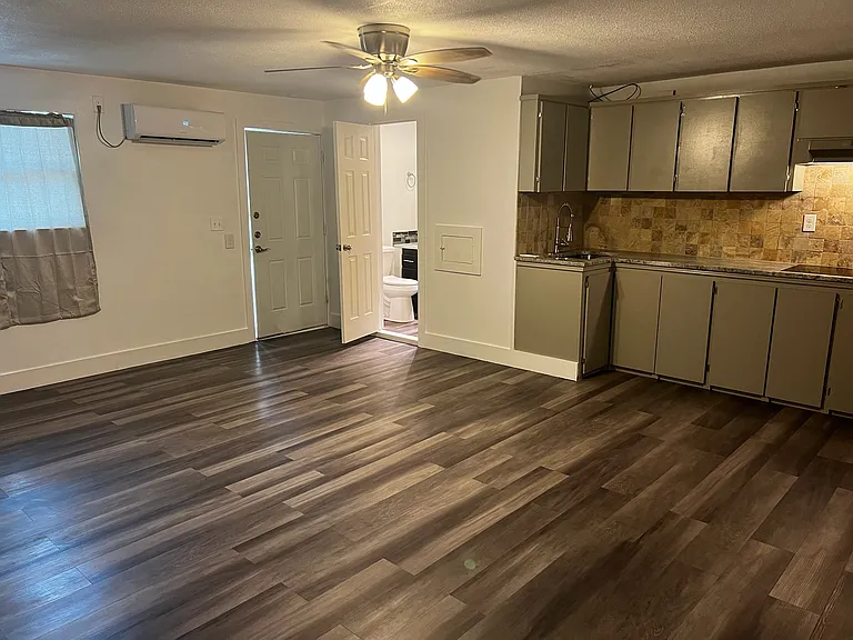 1001 Coleman Ave — Photo 4