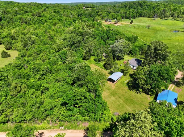 2218 County Road 422, Birch Tree, MO 65438