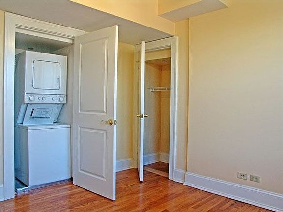 4th image of 4616 Lindell Blvd APT 406