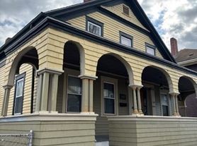 164 Chestnut St, New Bedford, MA