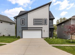 9137 Primo Ln, West Des Moines, IA 50266