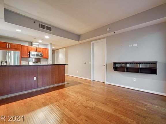 5th image of 4525 Dean Martin Dr Unit 1001