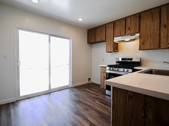 4th image of 4774 Elderberry Ave