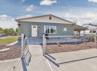 535 15th St, Vale, OR 97918