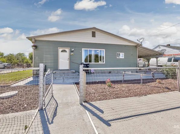535 15th St, Vale, OR 97918