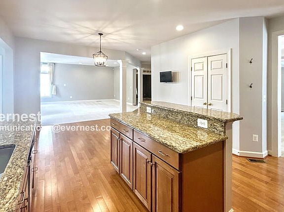 5th image of 1013 Dorthea Ct
