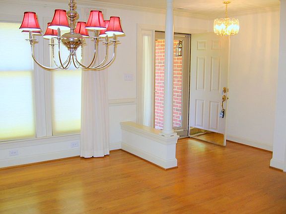 2nd image of 105 Mariners Cir