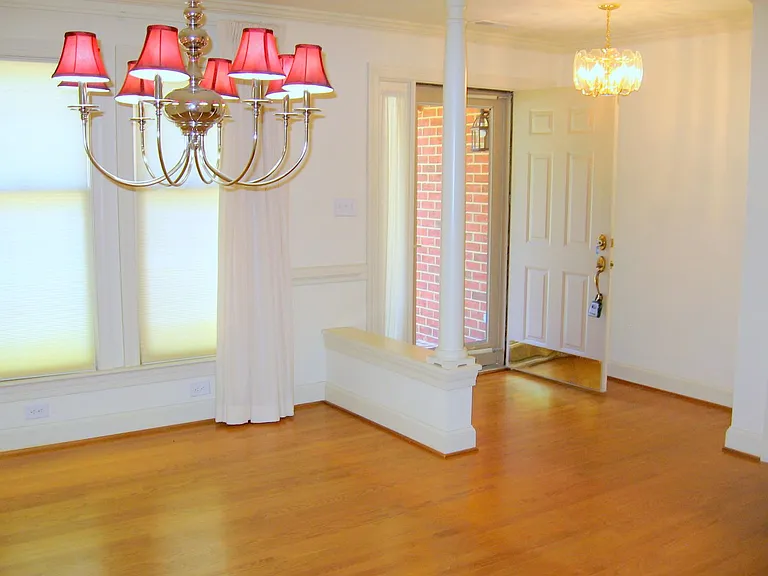 105 Mariners Cir — Photo 2