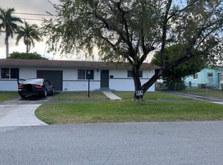 220 SW 80th Ave, Miami, FL 33144