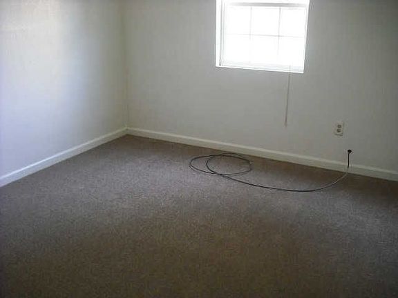 4th image of 8795 Almond Ave