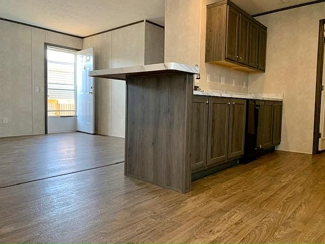 1st image of 312 Oriole Ln #312