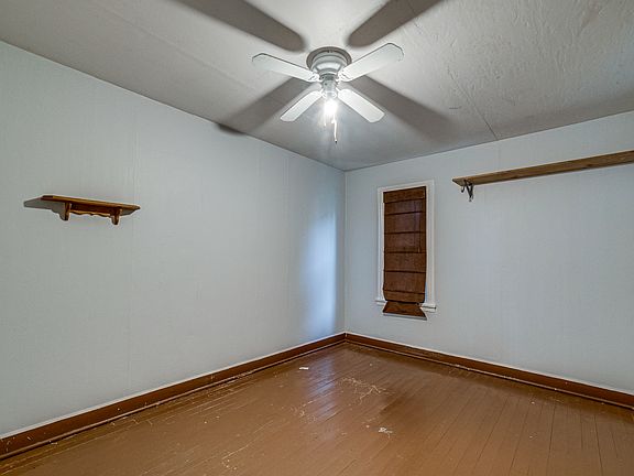 5 bedroom 1 back of home_10262022