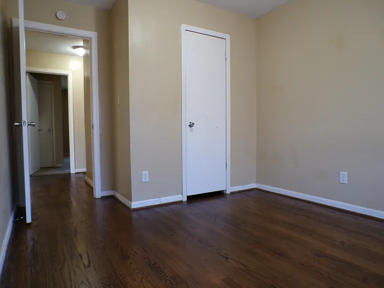 5709 Court H — Photo 7