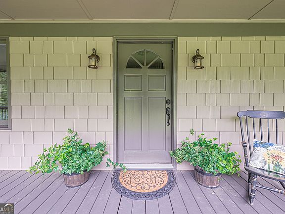 5th image of 1233 Pebblebrook Rd SE