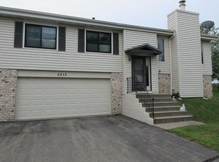 5213 Beachside Dr, Minnetonka, MN 55343
