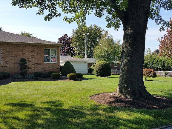 2nd image of 462 Walton Dr